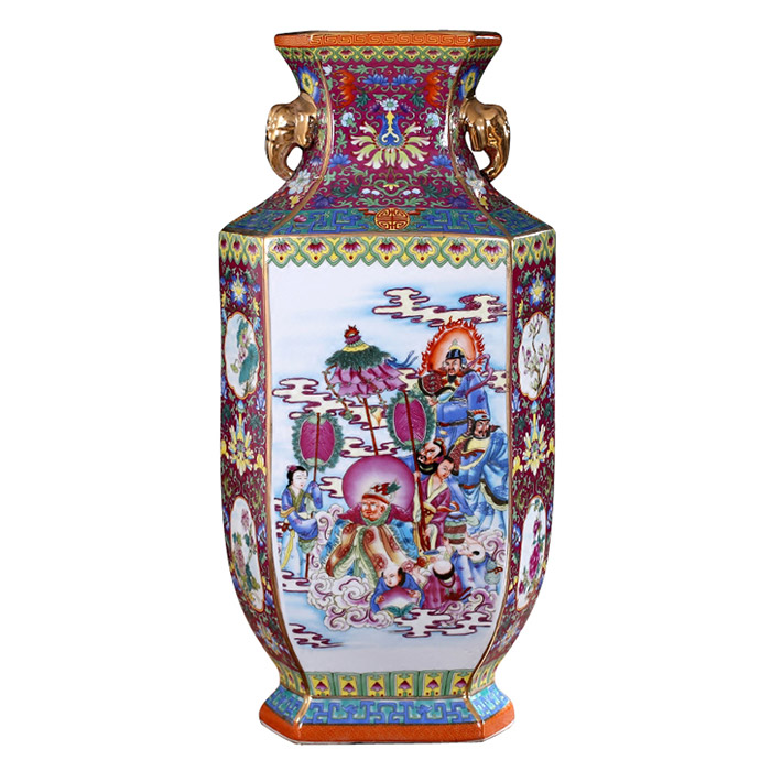 Large qing dynasty qianlong enamel vase with eighteen arhats painting Jahrriesnge porcelain of vase cna0075