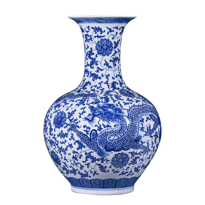 Chinese large blue and white porcelain vase with dragon decorations Jahrriesnge porcelain of vase cna0206