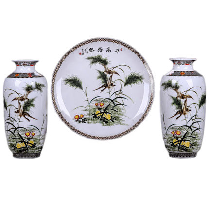 Three-piece birds and grass decoration ceramic hanging plate and vases Jahrriesnge porcelain of vase set three pieces cna0570