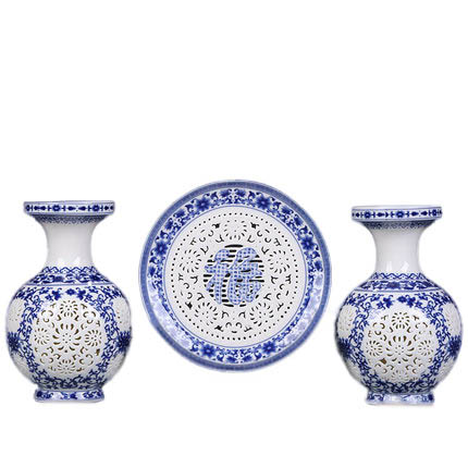 3 pieces grooved hollow picture hanging plate and apple vases Jahrriesnge porcelain of hollow vase set 3 pcs cna0908